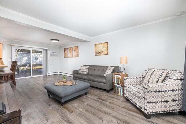 15 Lake Dr in Berlin, CT - Building Photo - Building Photo