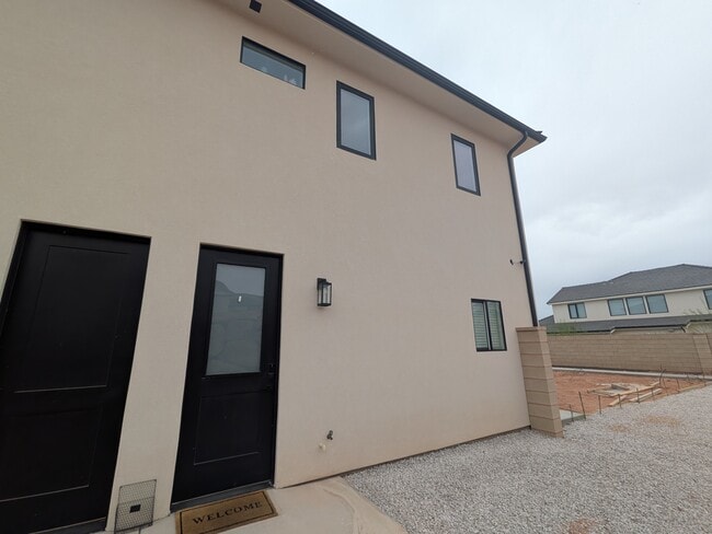 property at 1029 E Lost Ridge Dr