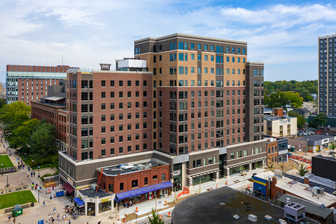 Vic Village North in Ann Arbor, MI - Foto de edificio