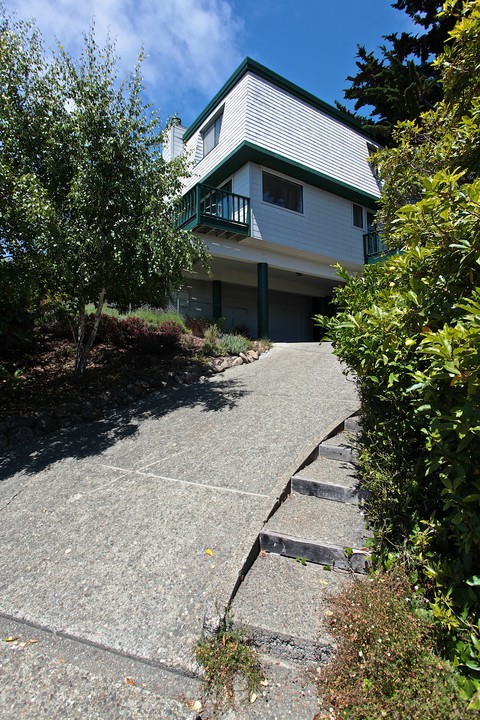 2275 Mar East St in Belvedere Tiburon, CA - Building Photo