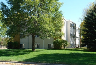4110-4120 Nevada Ave N in Minneapolis, MN - Foto de edificio - Building Photo
