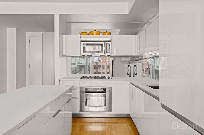 425 E 13th St, Unit 4A in New York, NY - Building Photo - Building Photo