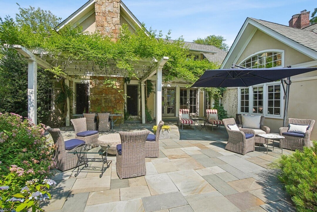 111 Old Forge Rd in Millington, NJ - Building Photo
