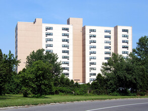 Woodburn Court in Binghamton, NY - Building Photo - Building Photo