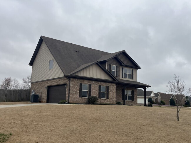 215 Reeney Dr in New Market, AL - Building Photo - Building Photo