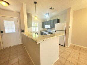 2030 Plantation Dr in Conroe, TX - Building Photo - Building Photo