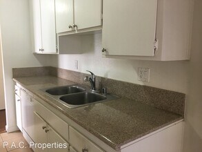 11315 Moorpark St in Los Angeles, CA - Building Photo - Building Photo