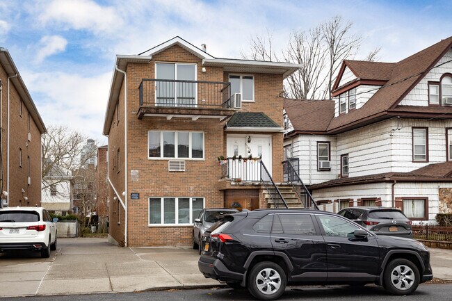 2666 E 24th St in Brooklyn, NY - Foto de edificio - Building Photo
