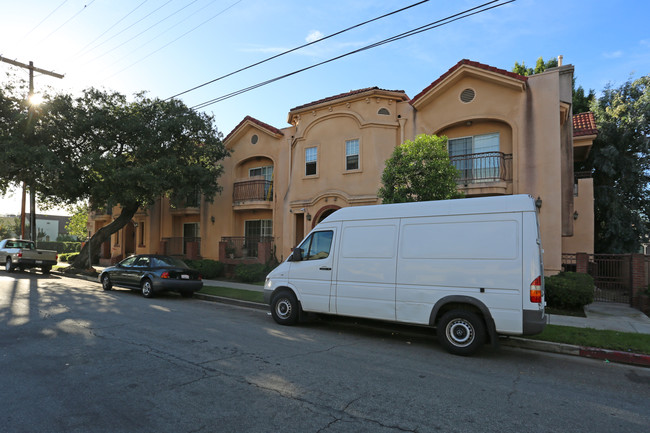 701 S Adams St in Glendale, CA - Building Photo - Building Photo