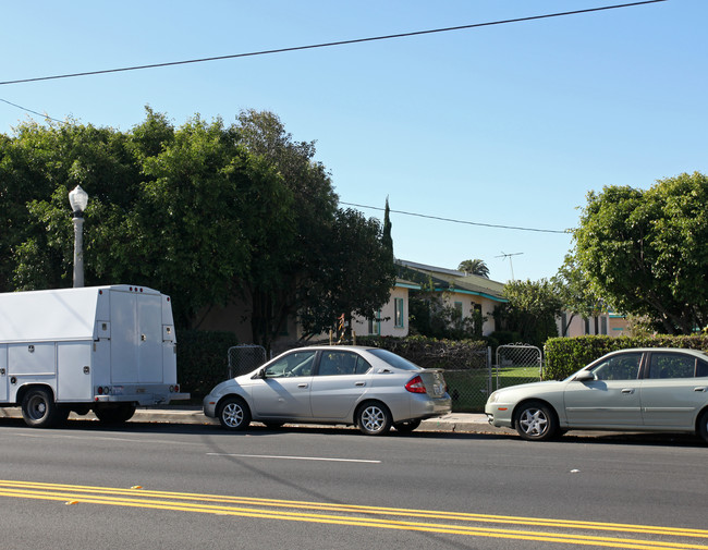 1940 Cloverfield Blvd in Santa Monica, CA - Building Photo - Building Photo