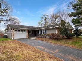2519 Kitmore Ln in Bowie, MD - Building Photo