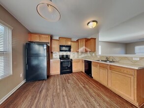 15709 Lakepoint Forest Dr in Charlotte, NC - Foto de edificio - Building Photo