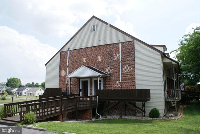 property at 1121 Stanley Ave