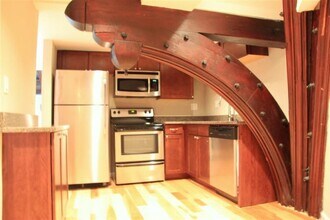 25 Bow St, Unit 1 in Somerville, MA - Foto de edificio - Building Photo