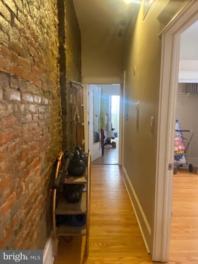 245 S 10th St photo'