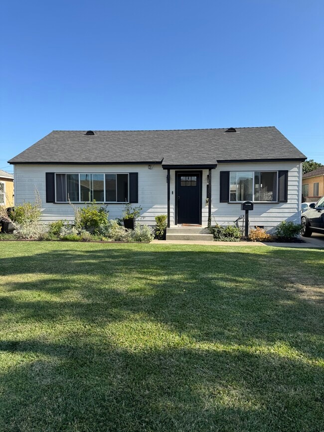 property at 1522 W 152nd St