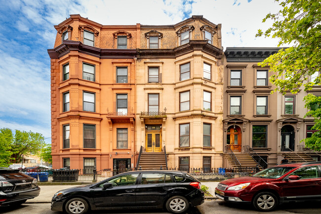 22 Brevoort Place in Brooklyn, NY - Foto de edificio - Building Photo