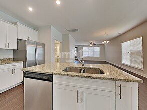 5512 Central Grove Sq in Nashville, TN - Foto de edificio - Building Photo