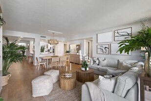 141 Crandon Blvd in Key Biscayne, FL - Building Photo