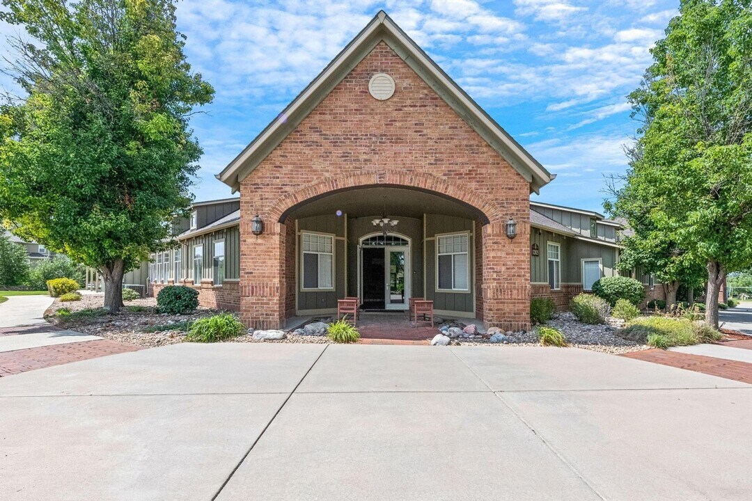 12926 Ironstone Way in Parker, CO - Building Photo