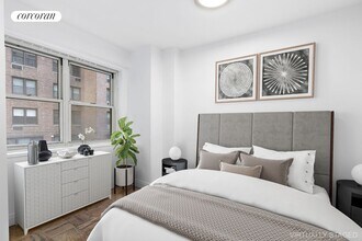 211 E 53rd St in New York, NY - Building Photo - Building Photo