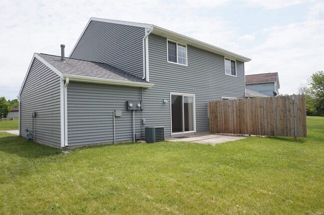 10623 Oak Valley Rd in Fort Wayne, IN - Building Photo - Building Photo