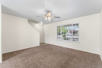 1976 W Lake Pointe Ct in Nampa, ID - Building Photo - Building Photo