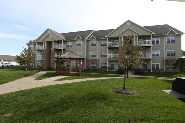 Villas At Crystal Lake in Swansea, IL - Building Photo - Building Photo