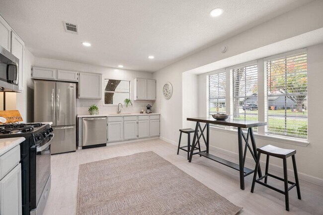 7611 Navarro Pl in Austin, TX - Building Photo - Building Photo