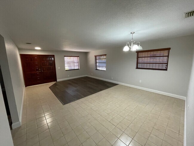 3431 NW 14th St in Miami, FL - Building Photo - Building Photo