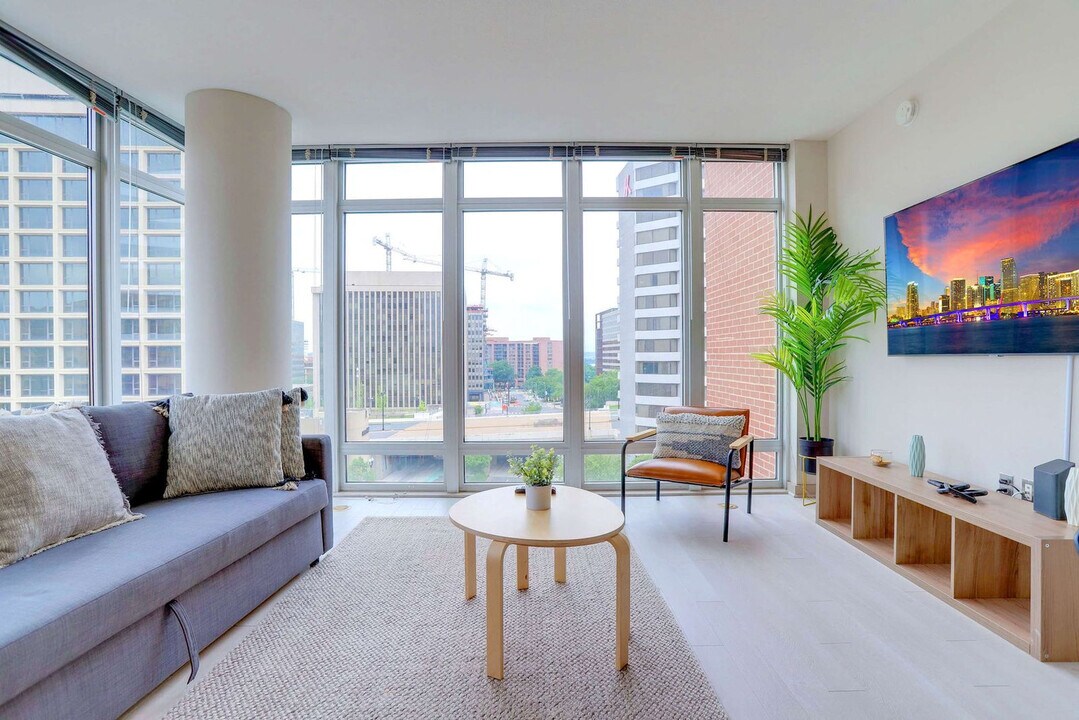 22202 18th St S in Arlington, VA - Foto de edificio