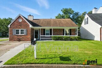 4052 Peridot Dr in Virginia Beach, VA - Building Photo - Building Photo