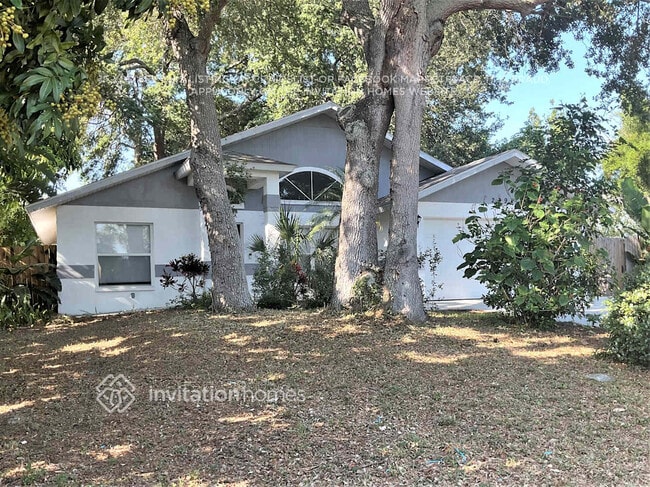 2391 Eastwood Dr in Clearwater, FL - Building Photo - Building Photo