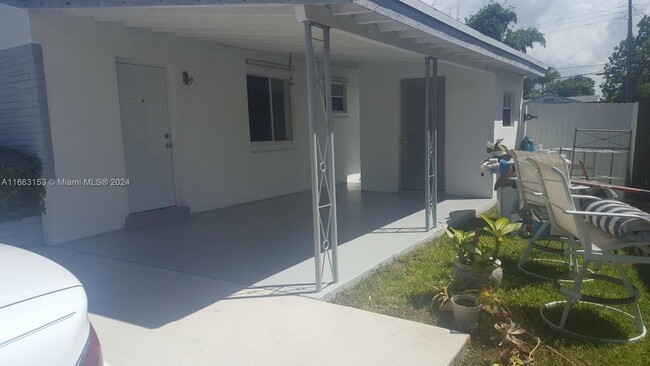 2522 Liberty St in Hollywood, FL - Building Photo - Building Photo