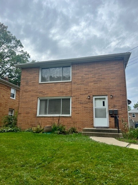 1718 Tanglewood Dr in Akron, OH - Building Photo