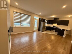 303 Canadensis Ln in Ottawa, ON - Building Photo - Building Photo