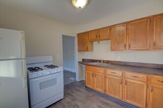 929 E 15th St in Davenport, IA - Building Photo - Building Photo