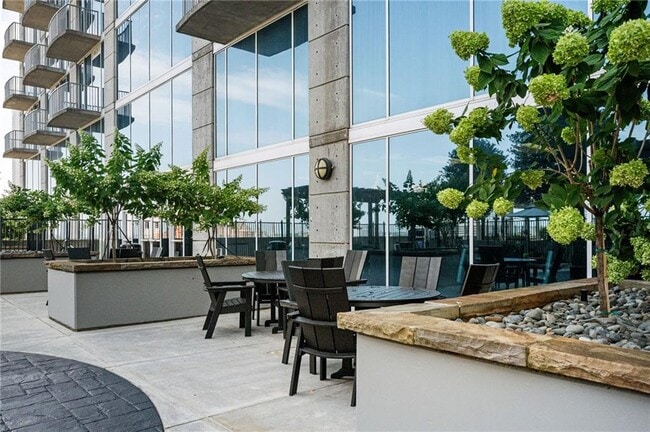 400 W Peachtree St NW in Atlanta, GA - Building Photo - Building Photo