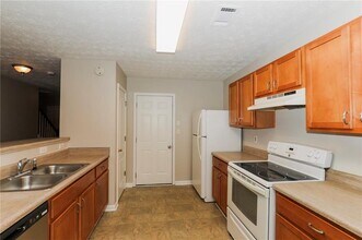 724 Georgetown Ct in Jonesboro, GA - Building Photo - Building Photo