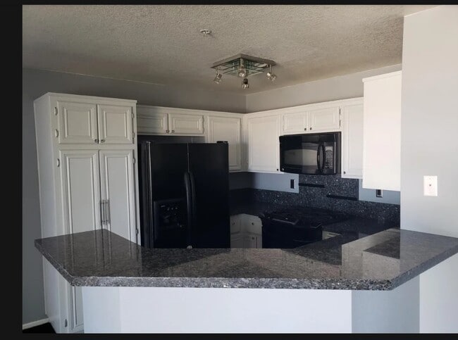2560 Avenida Del Vista in Corona, CA - Building Photo - Building Photo