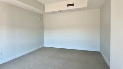 4819 Skillman St, Unit 4401 in Dallas, TX - Building Photo - Building Photo