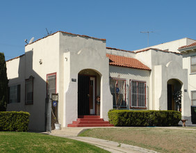 1139 N New Hampshire Ave in Los Angeles, CA - Building Photo - Building Photo