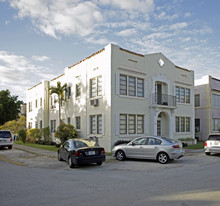 320 Mendoza Ave Apartments