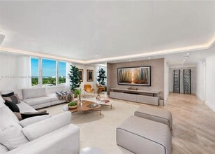 2301 Collins Ave in Miami Beach, FL - Building Photo - Building Photo