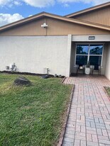 5843 Albert Rd in West Palm Beach, FL - Building Photo