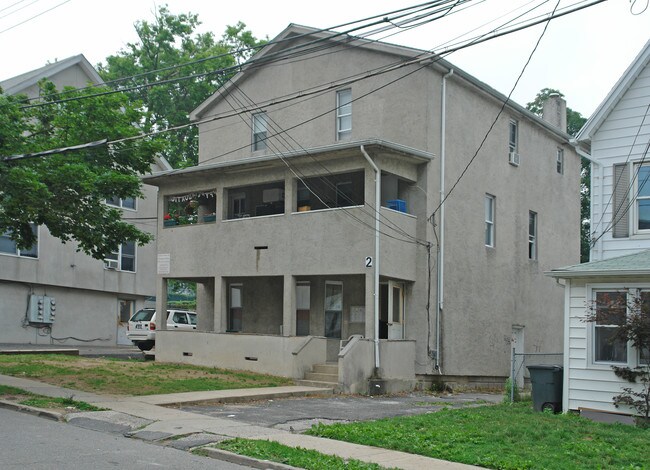 2 Minerva Pl in White Plains, NY - Foto de edificio - Building Photo