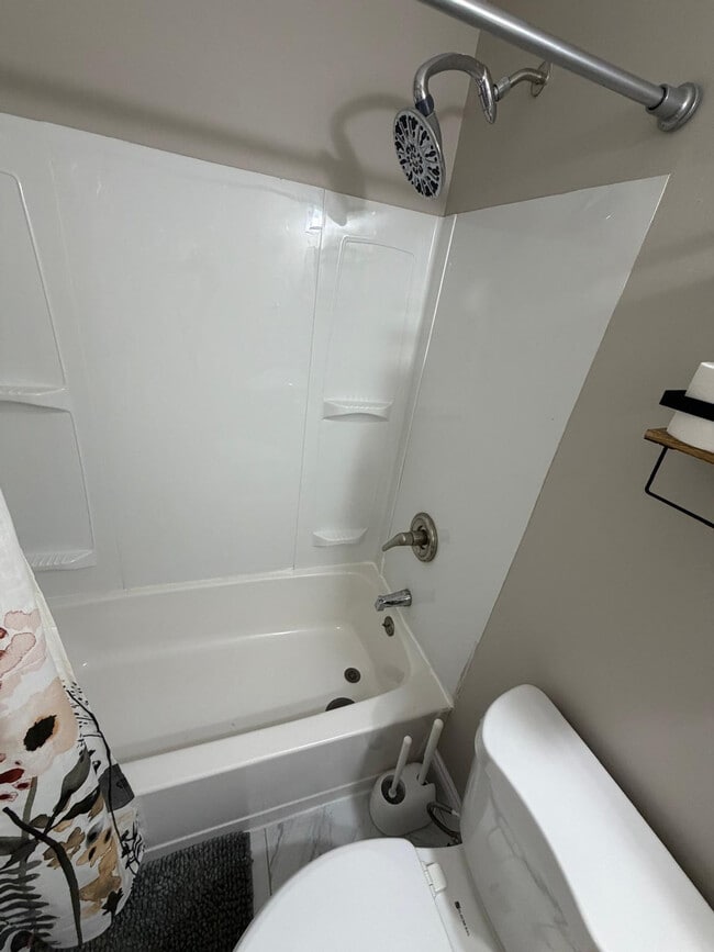 6913 Etzel Ave in University City, MO - Building Photo - Building Photo