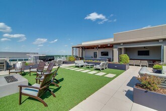 20 Rutledge St, Unit 406 in Nashville, TN - Foto de edificio - Building Photo