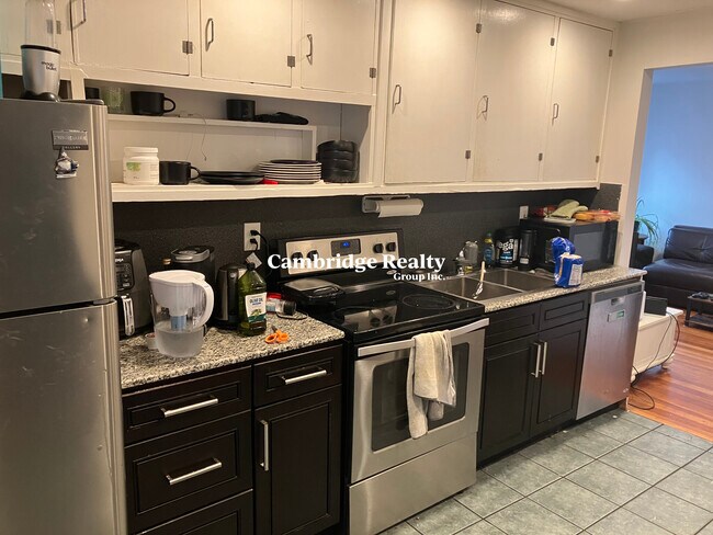 197 College Ave, Unit 3