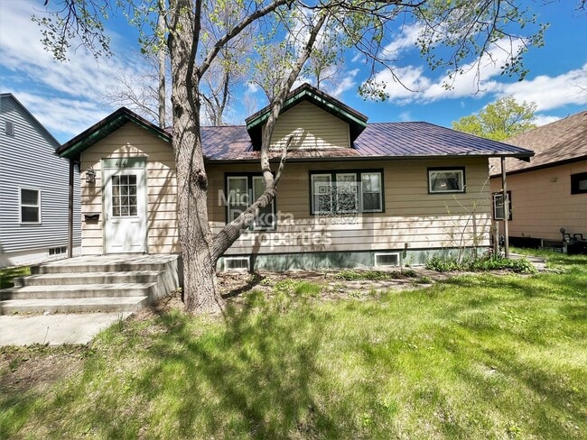 property at 414 W 11th Ave